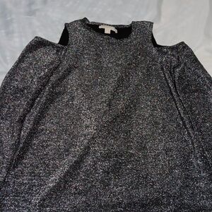 Michael Kors size Medium color gray and black.